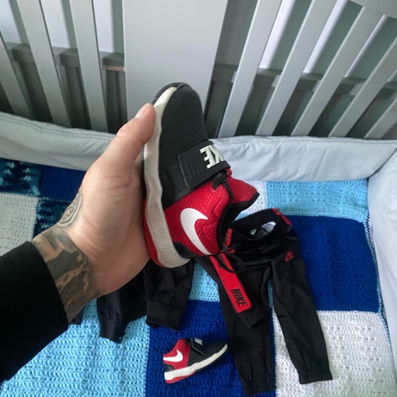 Nike Track Suit & Nike Shoes - Picture 2 of 7